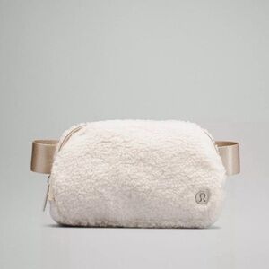 Lululemon Everywhere Fleece Belt Bag